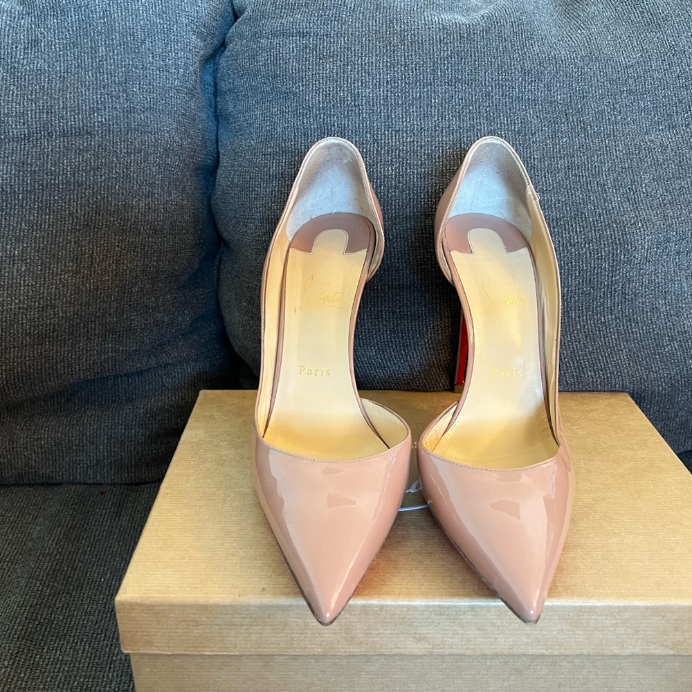 Christian Louboutin Iriza Nude Patent Leather Pointed-Toe Stiletto Pumps - Picture 3 of 11